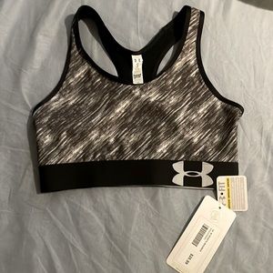 NWT MSRP $26.99 Under Armour Sports bra Compression Mid Impact Support Heat Gear